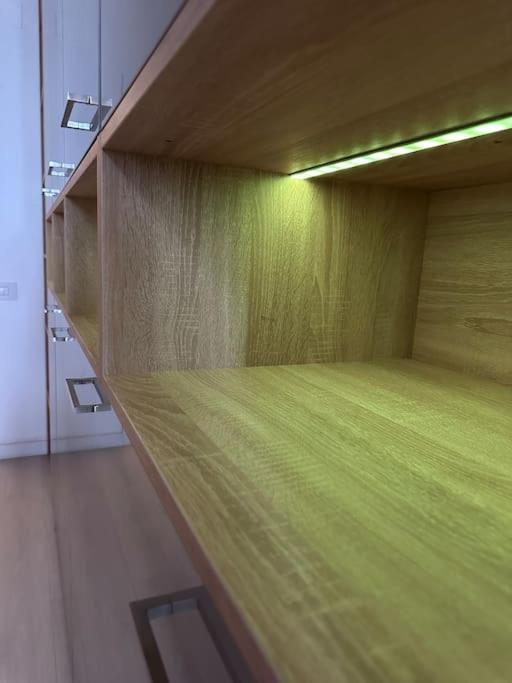 Cozy 1 Bedroom Apartment! Bükreş Dış mekan fotoğraf